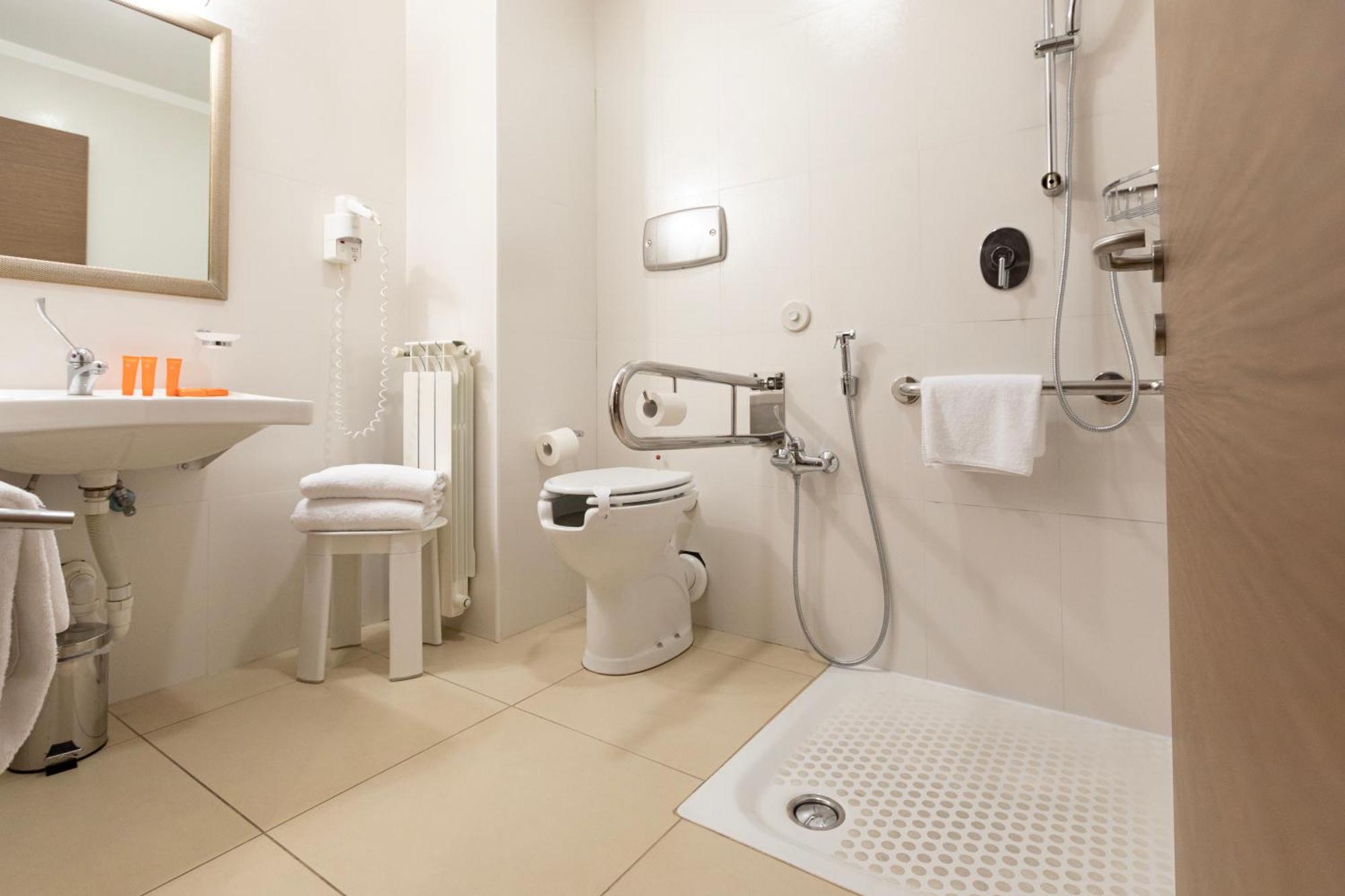 Double or Twin Room Disability Access